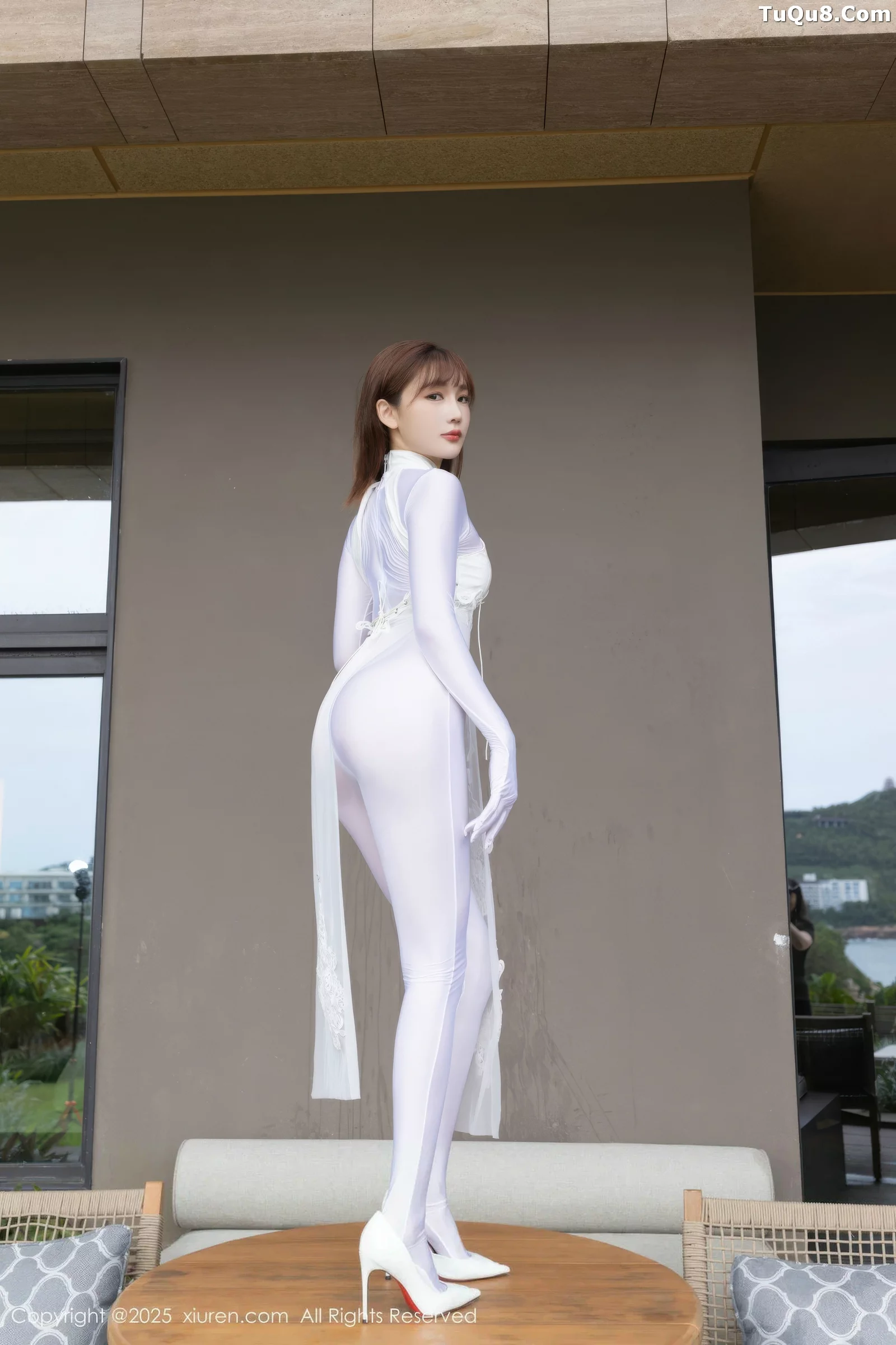 秀人集.com_[XiuRen秀人网]No.10704_模特陆萱萱性感白色情趣旗袍露白色连体衣秀完美身材诱惑写真80P