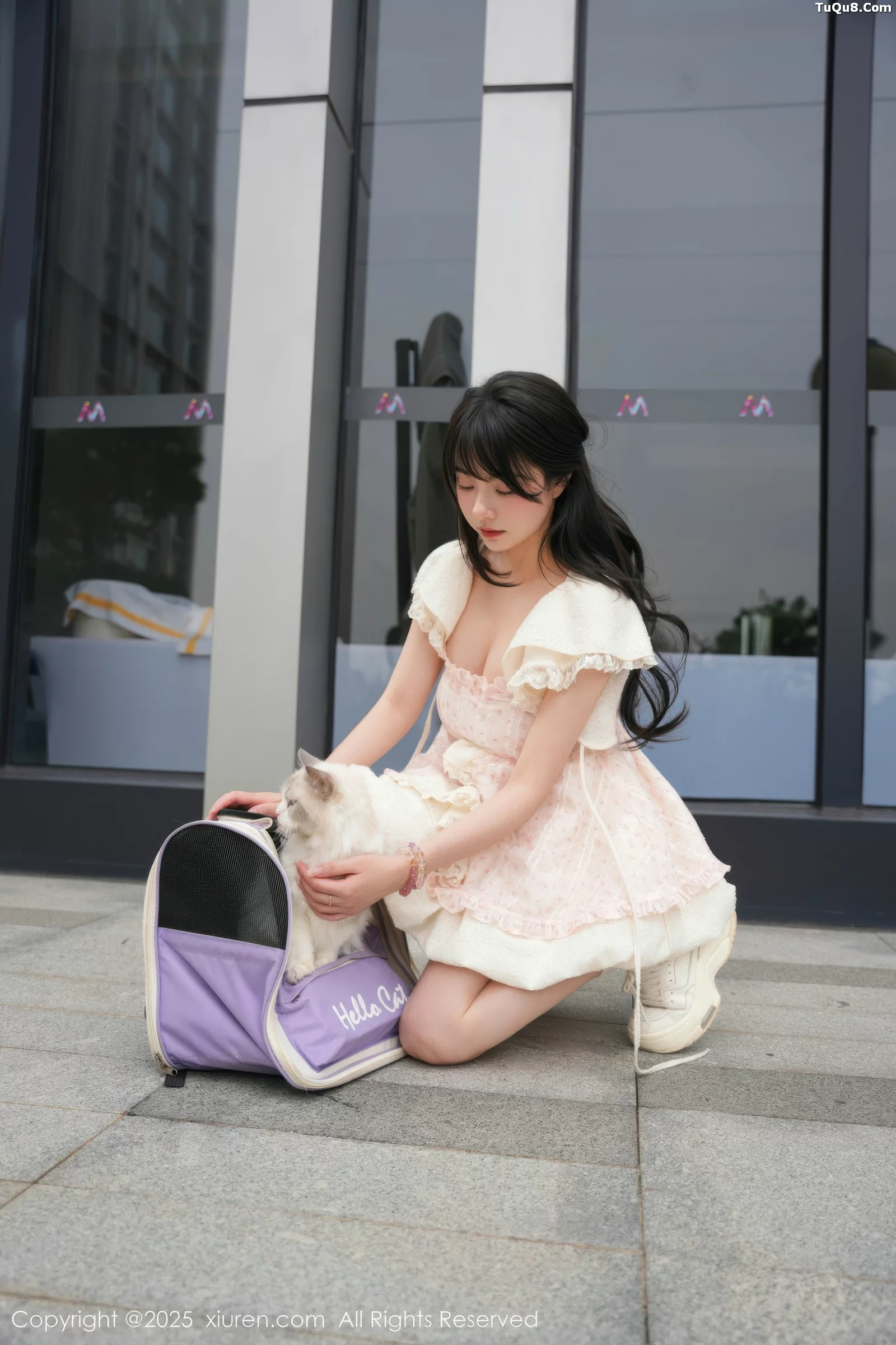 秀人集.com_[XiuRen秀人网]No.10734_模特软情性感浅色连衣短裙配白色腿袜秀翘臀模特撩人诱惑写真75P