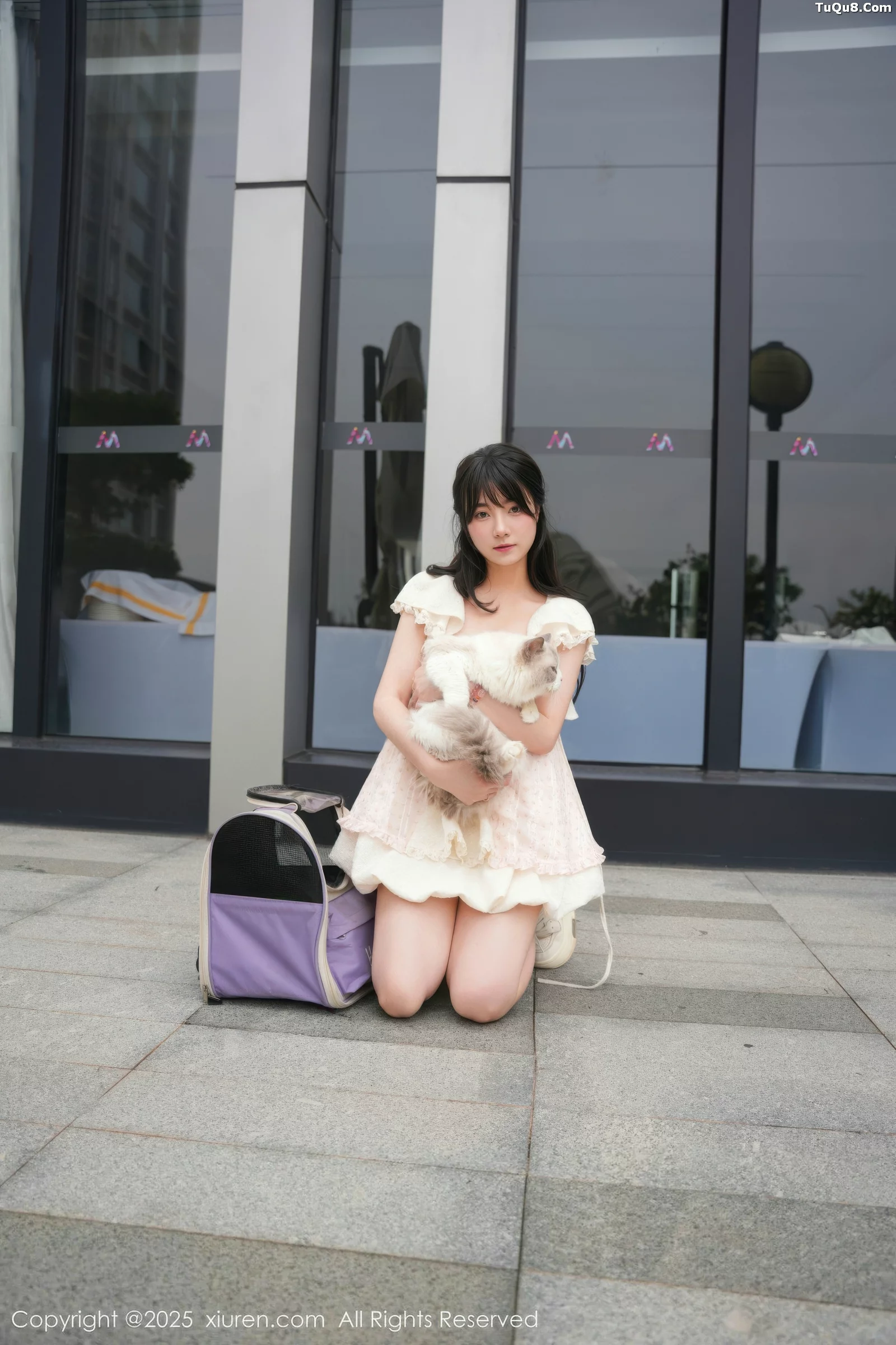 秀人集.com_[XiuRen秀人网]No.10734_模特软情性感浅色连衣短裙配白色腿袜秀翘臀模特撩人诱惑写真75P