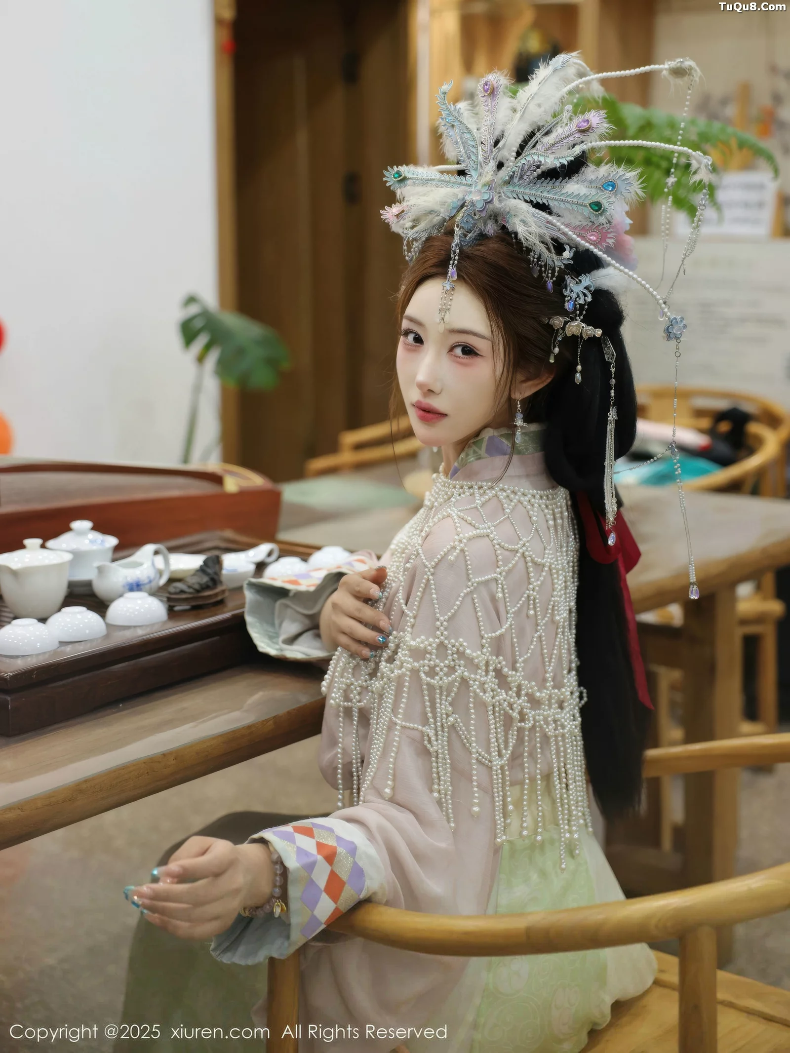 秀人集.com_[XiuRen秀人网]No.10736_模特金允希Yuki性感浅色古装薄纱服饰秀丰腴身材迷人诱惑写真80P