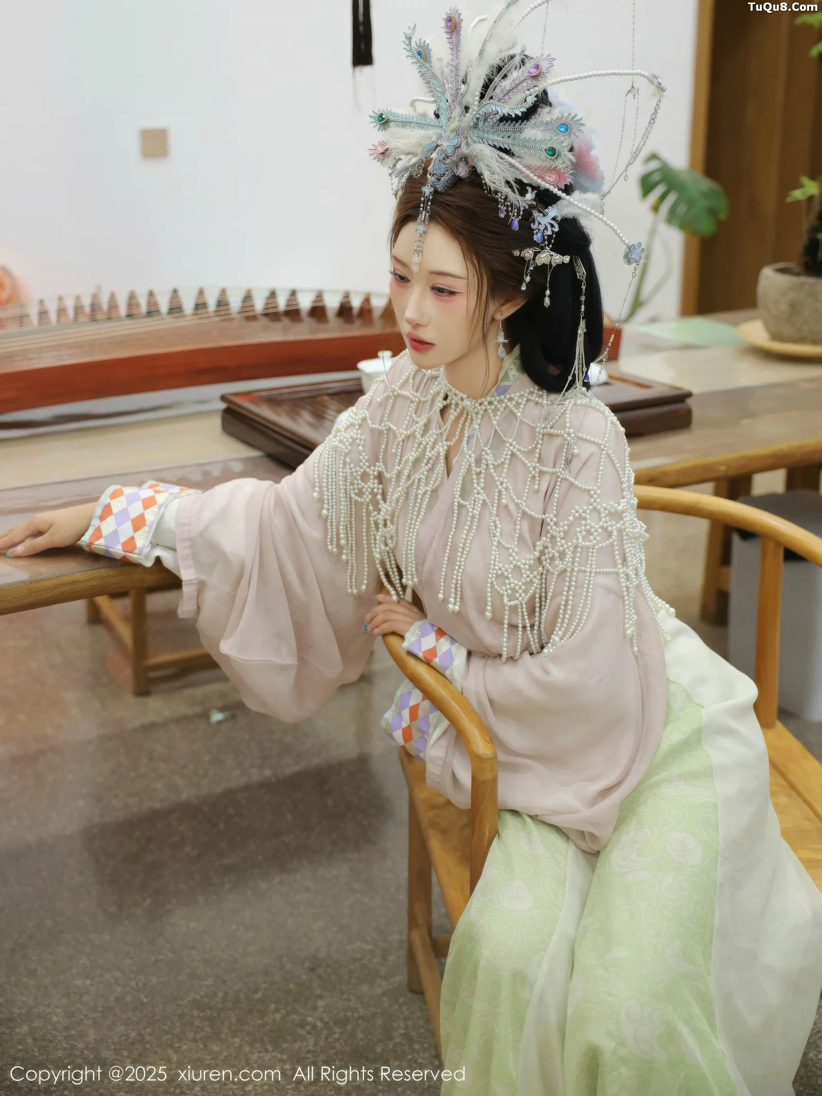 秀人集.com_[XiuRen秀人网]No.10736_模特金允希Yuki性感浅色古装薄纱服饰秀丰腴身材迷人诱惑写真80P