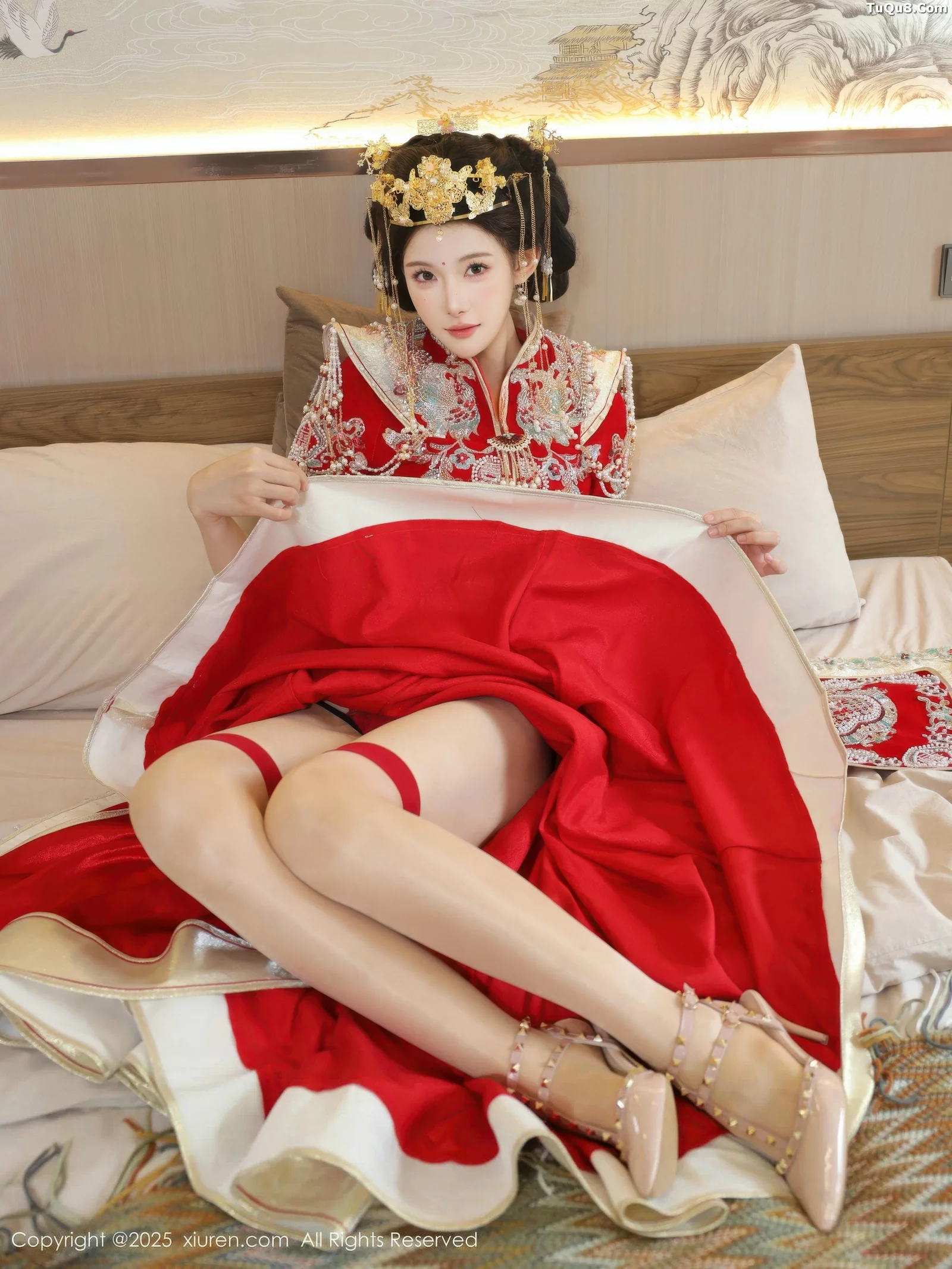 秀人集.com_[XiuRen秀人网]No.10742_模特梨霜儿性感红色新娘服饰配肉色丝袜秀丰腴身材迷人诱惑写真84P