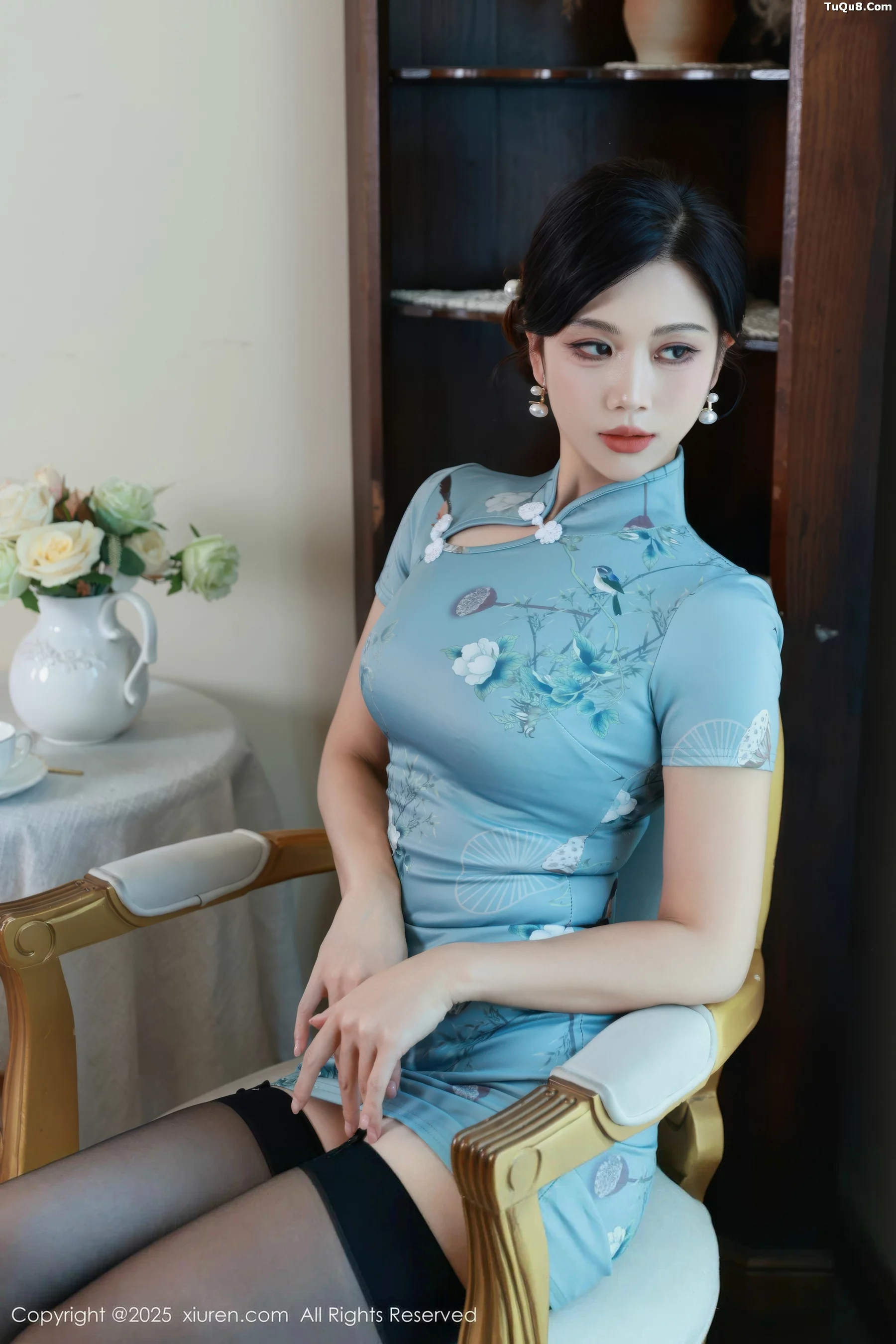 秀人集.com_[XiuRen秀人网]No.10753_模特玫瑰我爱你性感旗袍露黑色内衣配黑丝吊袜秀凹凸身材诱惑写真70P