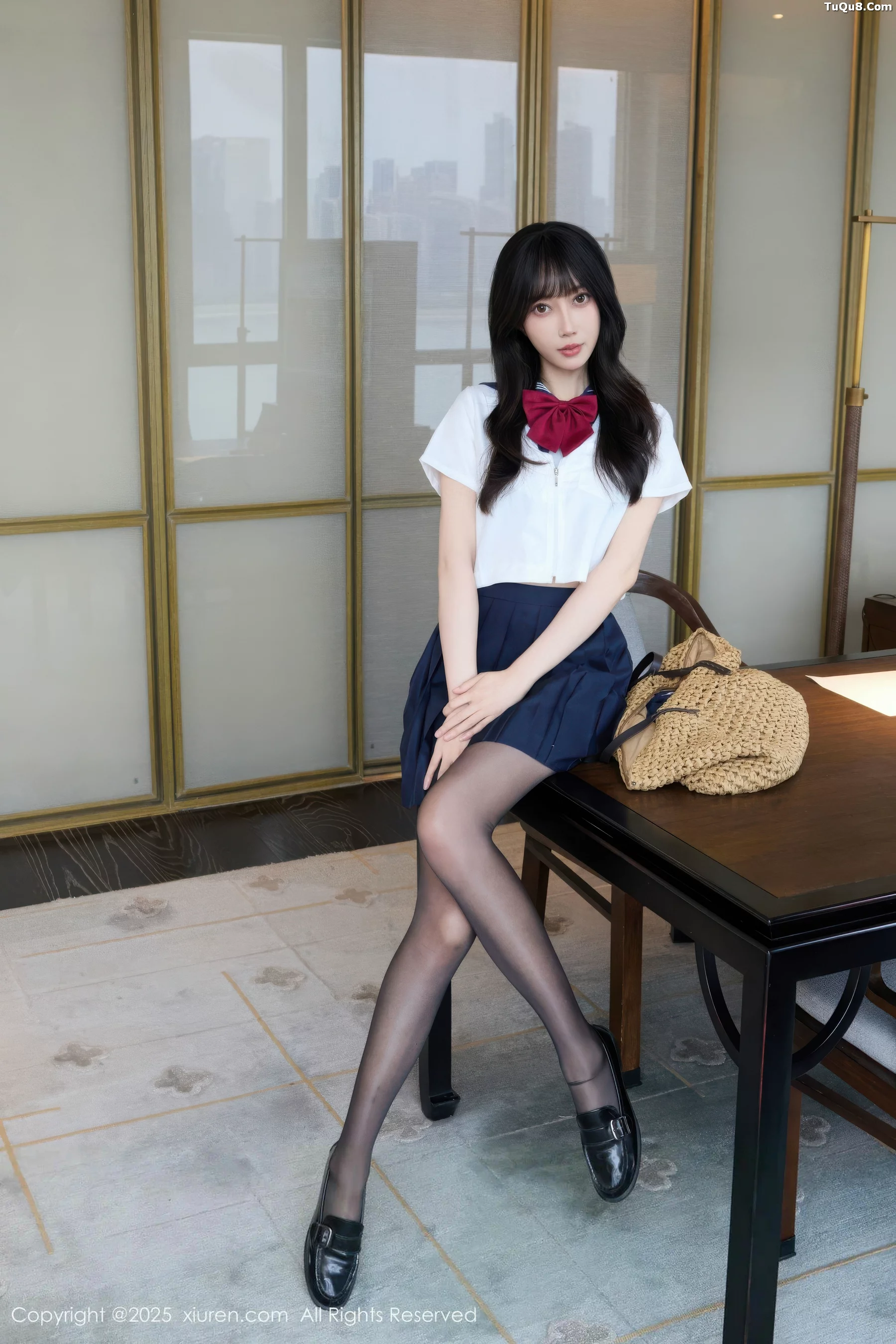 秀人集.com_[XiuRen秀人网]No.10766_模特玥儿玥er私房性感JK制服配超薄黑丝秀曼妙身姿迷人诱惑写真68P