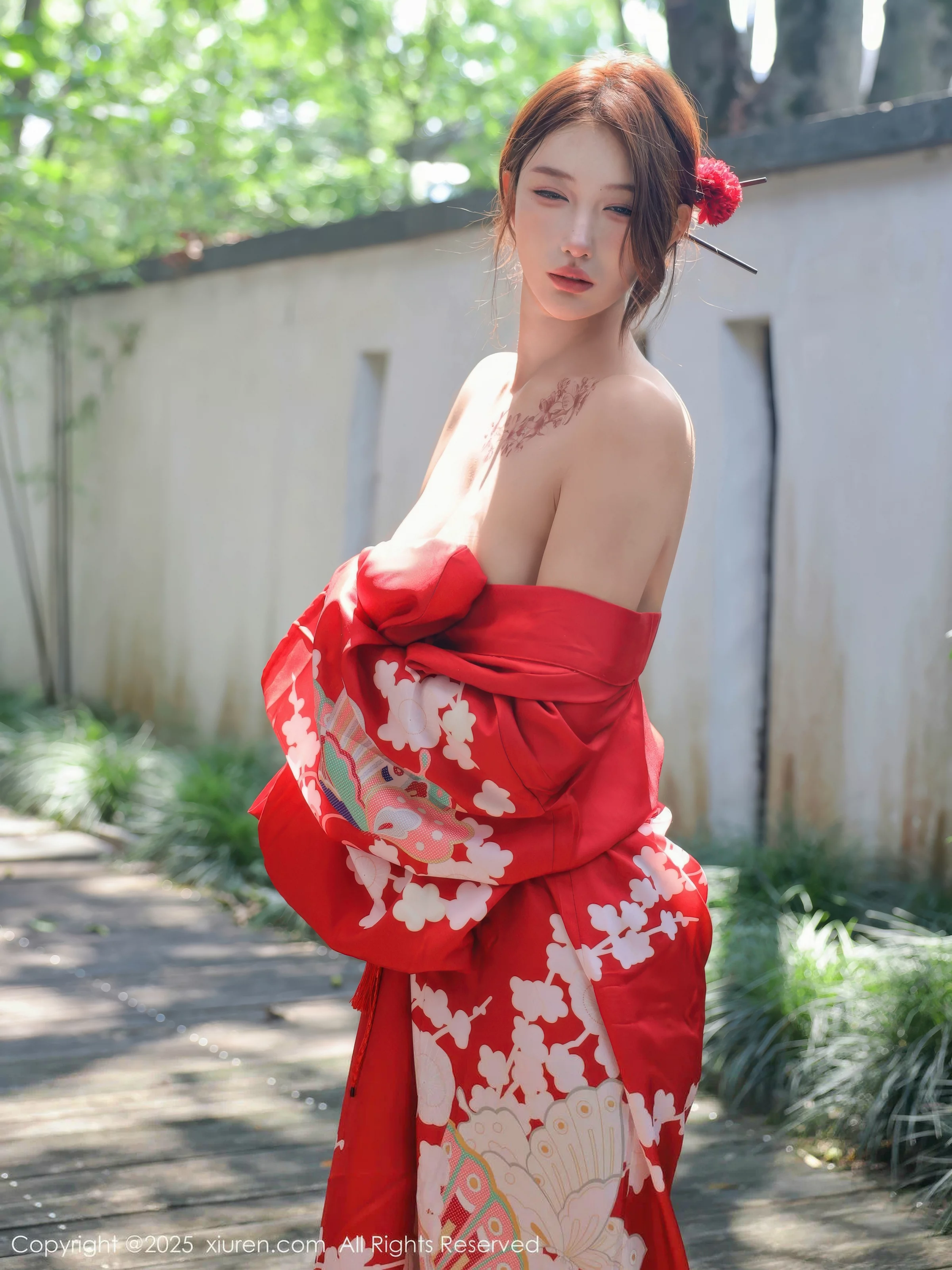 秀人集.com_[XiuRen秀人网]No.10683_模特金允希Yuki户外性感红色和服半脱秀完美身材惹火诱惑写真80P