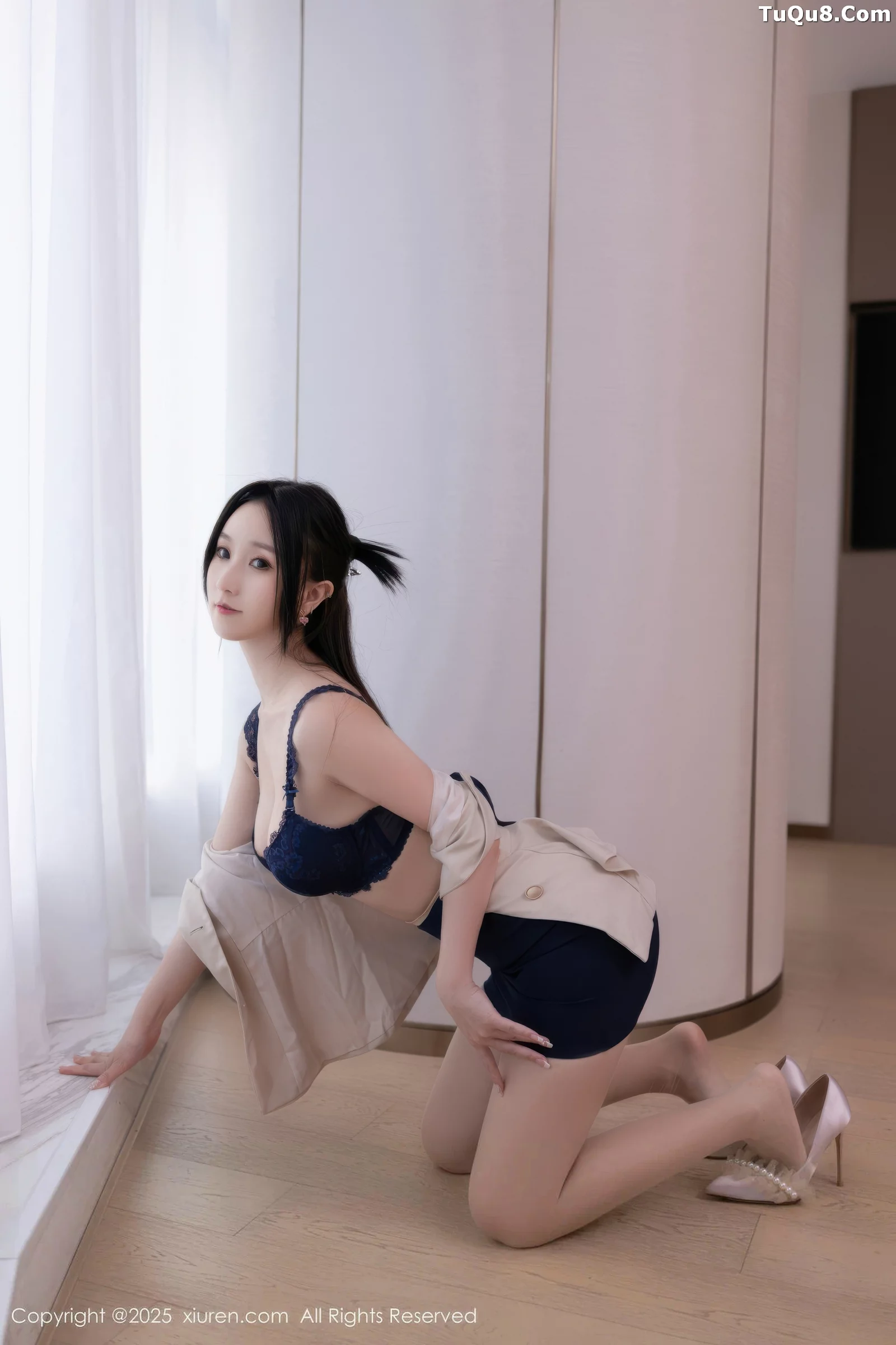 秀人集.com_[XiuRen秀人网]No.10697_模特杏子Yada性感OL服饰配超薄肉丝秀曼妙身姿撩人诱惑写真83P