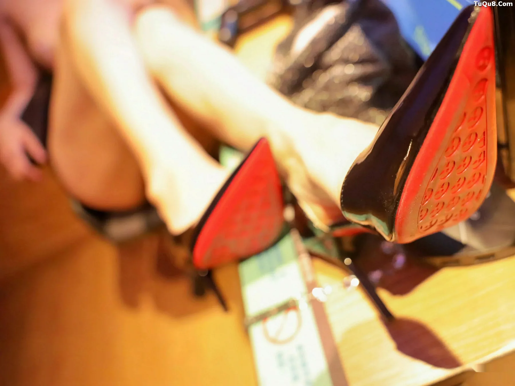 秀人集.com_[XiuRen秀人网]No.10794_模特梨霜儿性感黑色吊带配黑短裙露凉高跟秀翘臀美腿诱惑写真75P