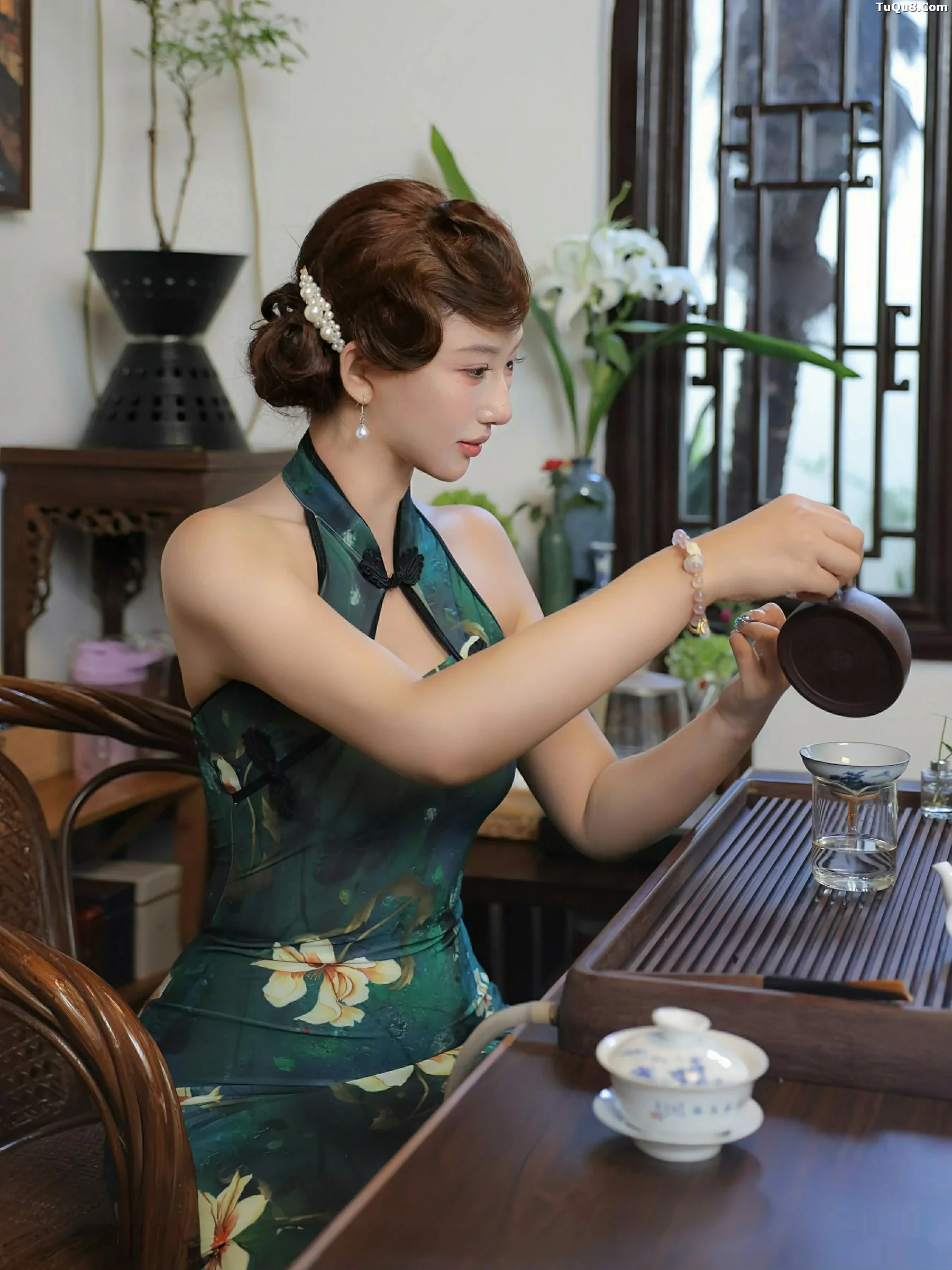 秀人集.com_[XiuRen秀人网]No.10815_模特金允希Yuki性感绿色旗袍配超薄肉丝秀丰腴身材迷人诱惑写真78P