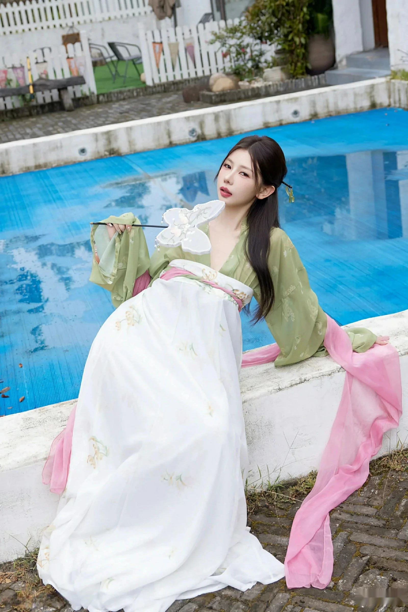 秀人集.com_[XiuRen秀人网]No.10834_模特尹甜甜sunny性感薄纱汉服装扮配超薄肉丝秀完美身材诱惑写真83P