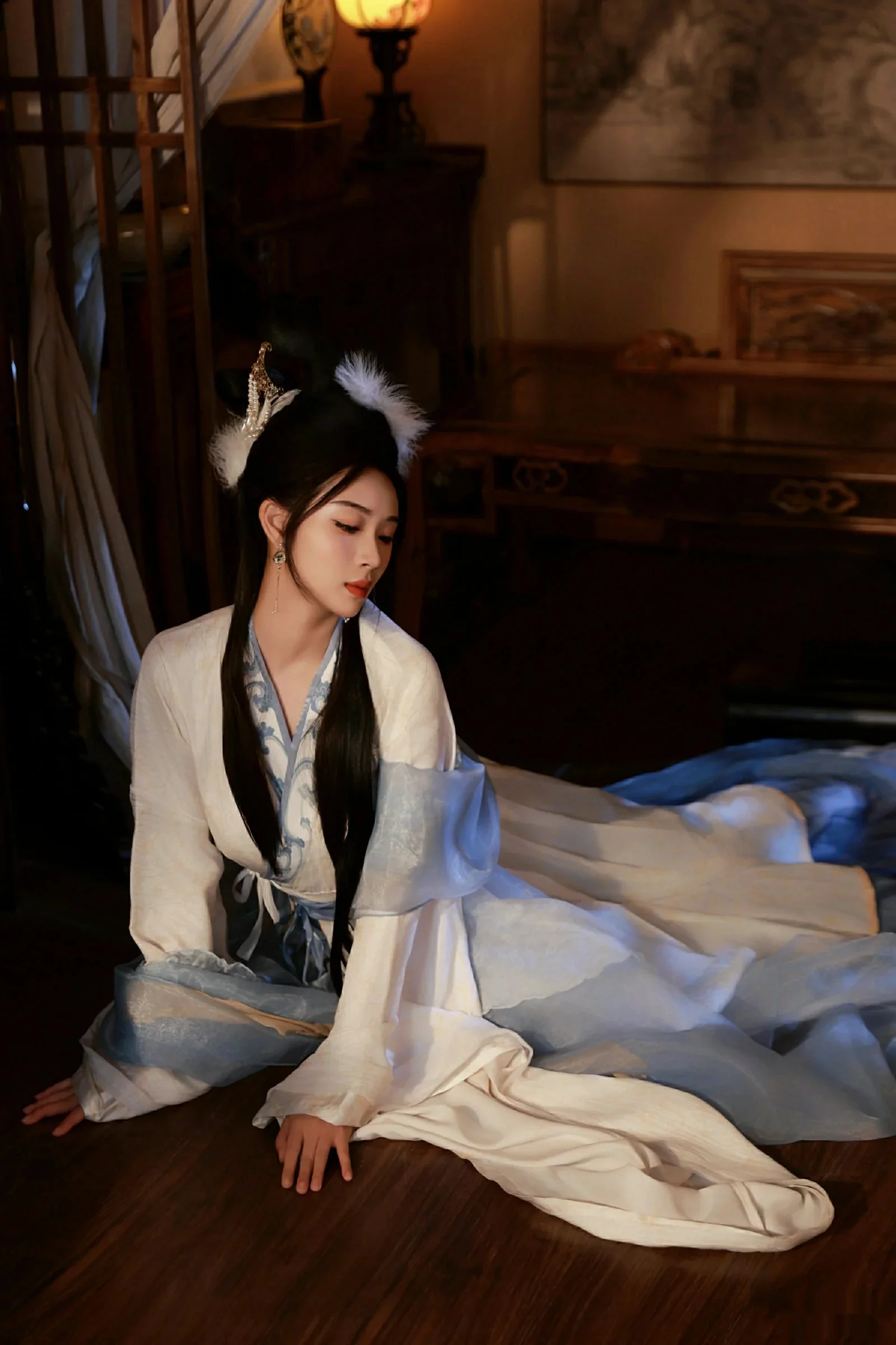 秀人集.com_[XiuRen秀人网]No.10835_模特南乔中秋主题性感汉服装扮配超薄肉丝秀白嫩肌肤诱惑写真76P