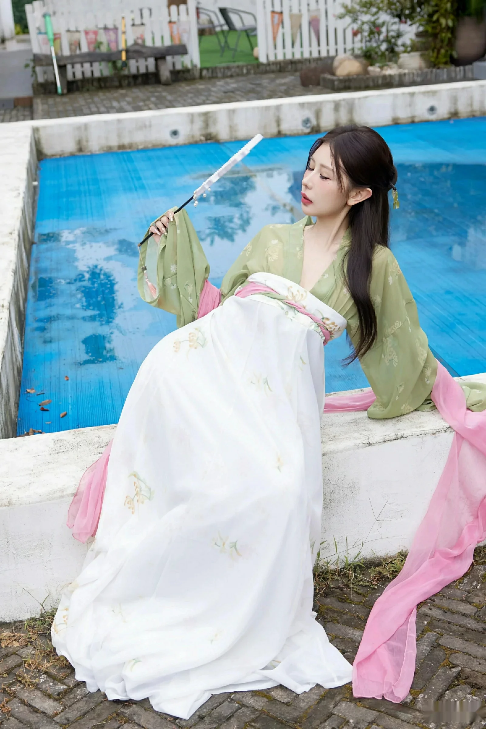 秀人集.com_[XiuRen秀人网]No.10834_模特尹甜甜sunny性感薄纱汉服装扮配超薄肉丝秀完美身材诱惑写真83P