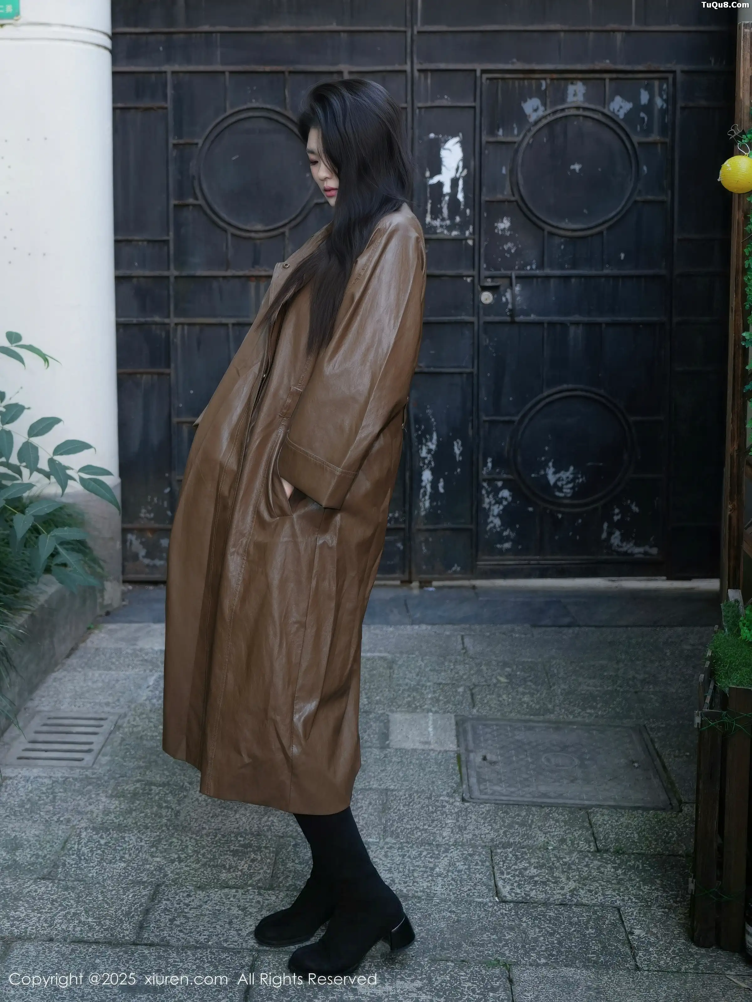 秀人集.com_[XiuRen秀人网]No.11067_模特冬安性感紫色情趣内衣配紫丝吊袜秀丰满身材惹火诱惑写真70P