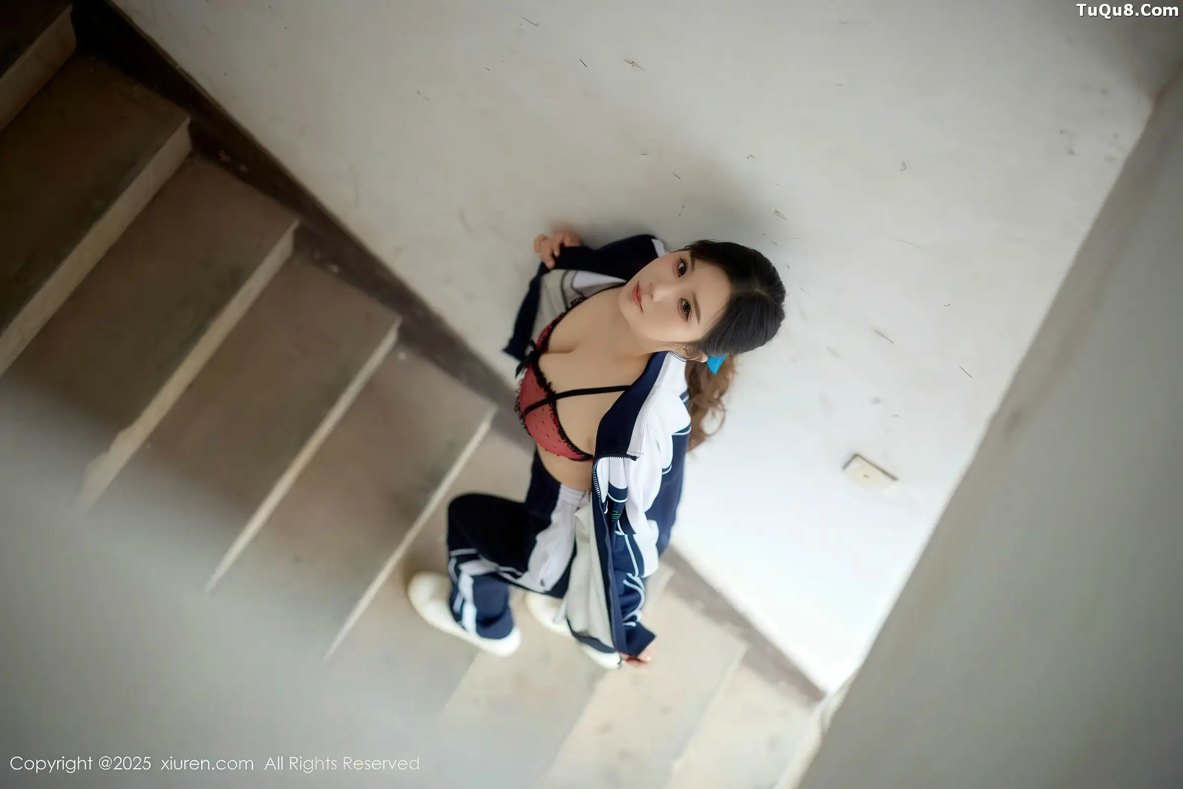 秀人集.com_[XiuRen秀人网]No.11103_模特小肉肉咪性感学生装露红色内衣配黑丝网袜秀凹凸身材写真72P